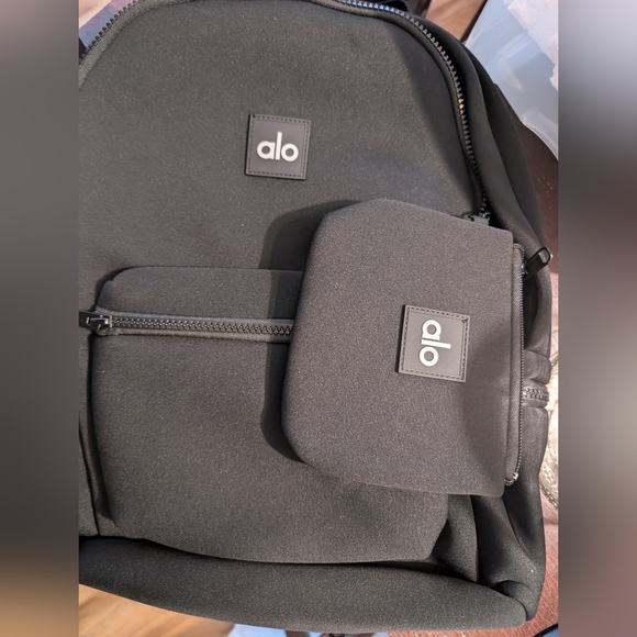 ALO Yoga Sto Classic Black Backpack - Picture 3 of 3